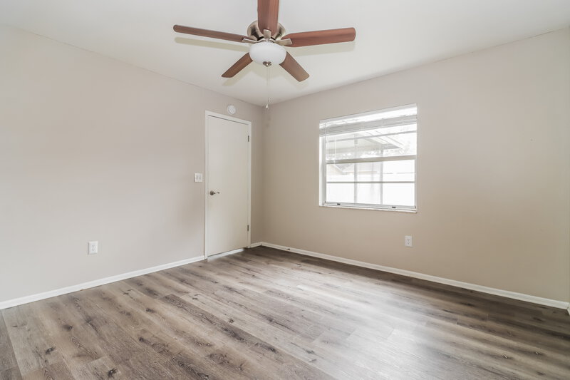 2,070/Mo, 912 Axlewood Cir Brandon, FL 33511 Main Bedroom View