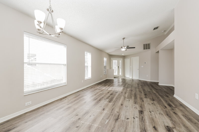 2,120/Mo, 22649 Saint Thomas Circle Lutz, FL 33549 Dining Room View 2