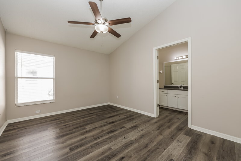 2,120/Mo, 22649 Saint Thomas Circle Lutz, FL 33549 Main Bedroom View