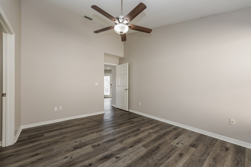 2,120/Mo, 22649 Saint Thomas Circle Lutz, FL 33549 Main Bedroom View 2