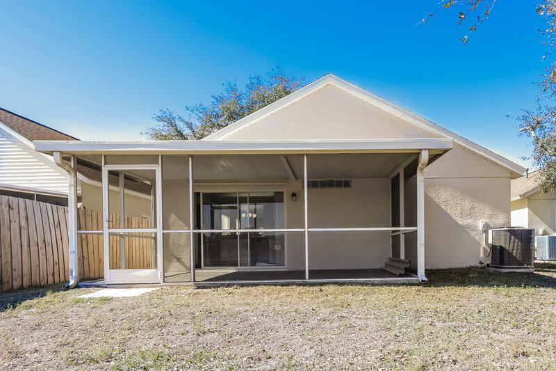 2,120/Mo, 22649 Saint Thomas Circle Lutz, FL 33549 Rear View