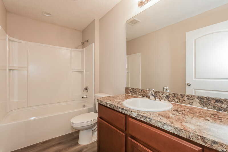 2,490/Mo, 11849 Valhalla Woods Drive Riverview, FL 33579 Bathroom View 2