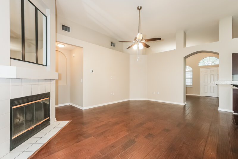 2,540/Mo, 2014 Cattleman Drive Brandon, FL 33511 Family Room View 2