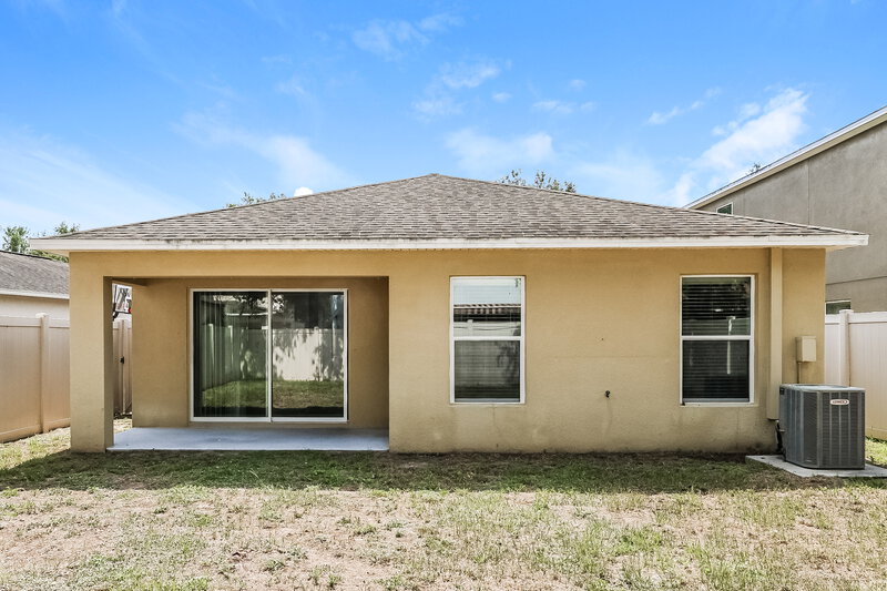 2,030/Mo, 7338 Lumber Port Dr Ruskin, FL 33573 Rear View
