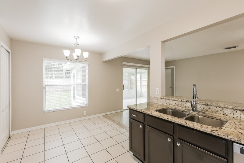2,035/Mo, 12438 Dawn Vista Drive Riverview, FL 33578 Kitchen View