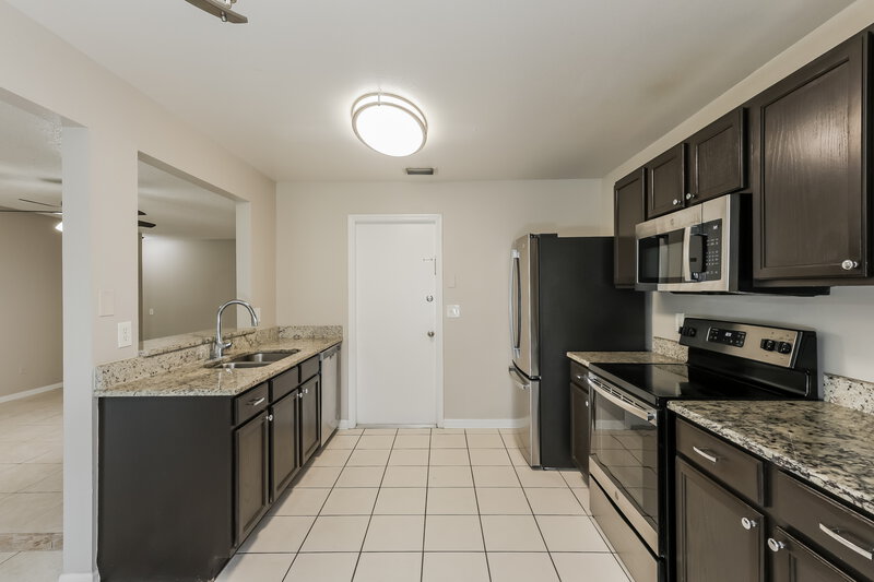 2,035/Mo, 12438 Dawn Vista Drive Riverview, FL 33578 Kitchen View 2
