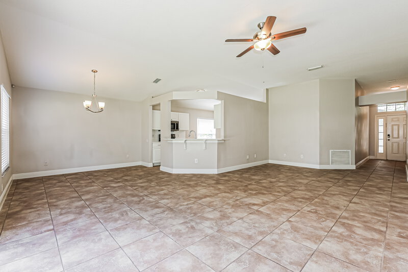 2,345/Mo, 10428 Hunters Haven Blvd Riverview, FL 33578 Living Room View