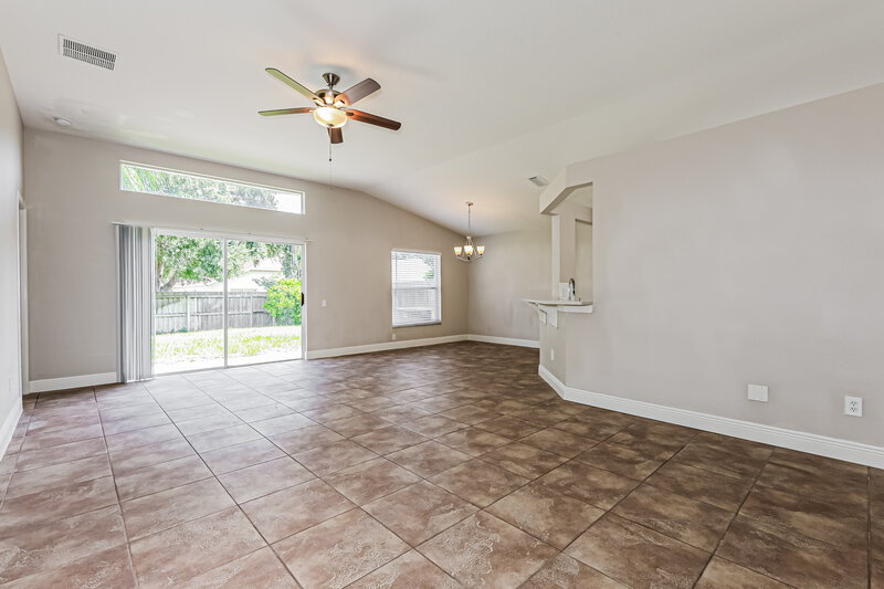 2,345/Mo, 10428 Hunters Haven Blvd Riverview, FL 33578 Living Room View 2