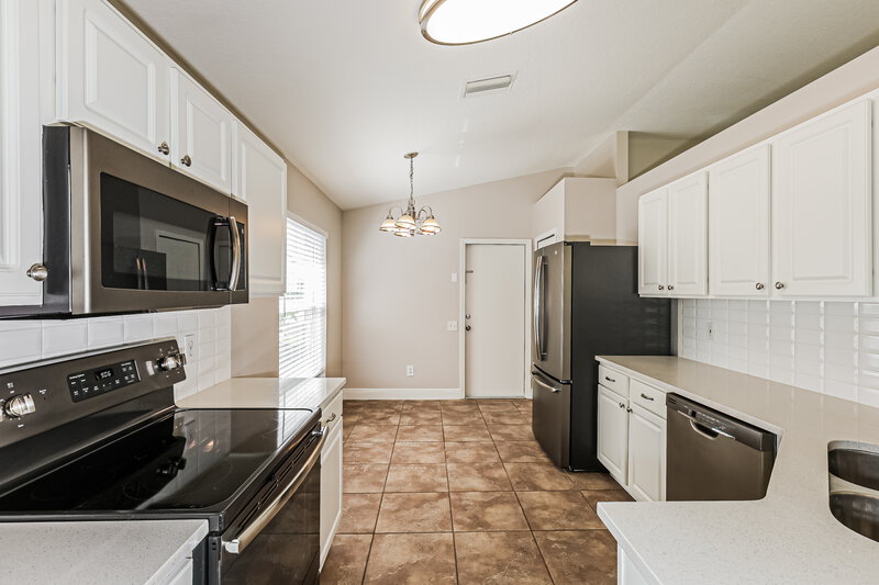 2,345/Mo, 10428 Hunters Haven Blvd Riverview, FL 33578 Kitchen View