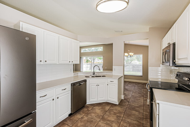 2,345/Mo, 10428 Hunters Haven Blvd Riverview, FL 33578 Kitchen View 2
