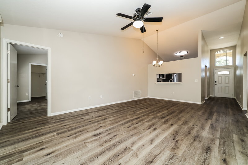 1,915/Mo, 206 Lookout Dr Apollo Beach, FL 33572 Living Room View