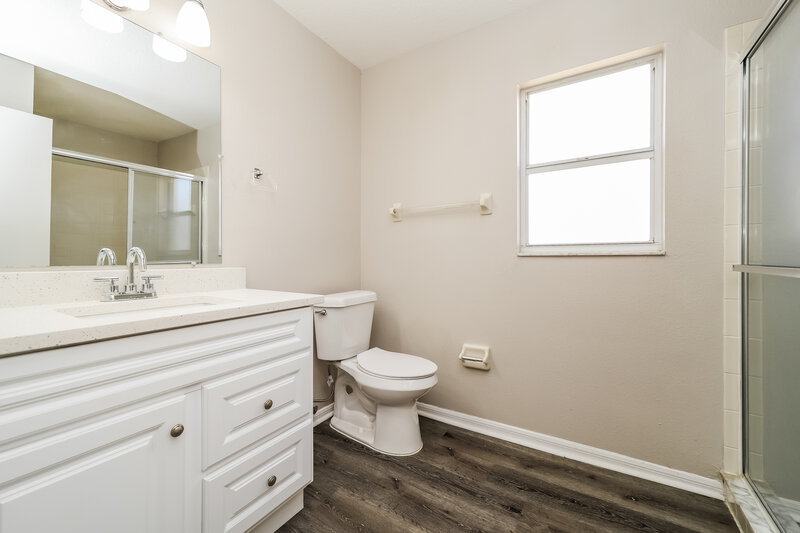 1,915/Mo, 206 Lookout Dr Apollo Beach, FL 33572 Bathroom View