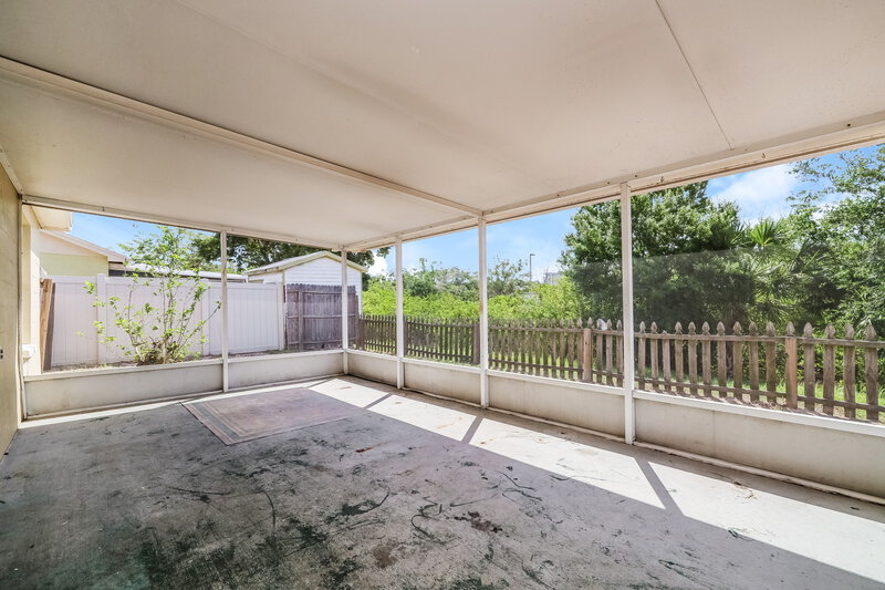 1,915/Mo, 206 Lookout Dr Apollo Beach, FL 33572 Sun Room View