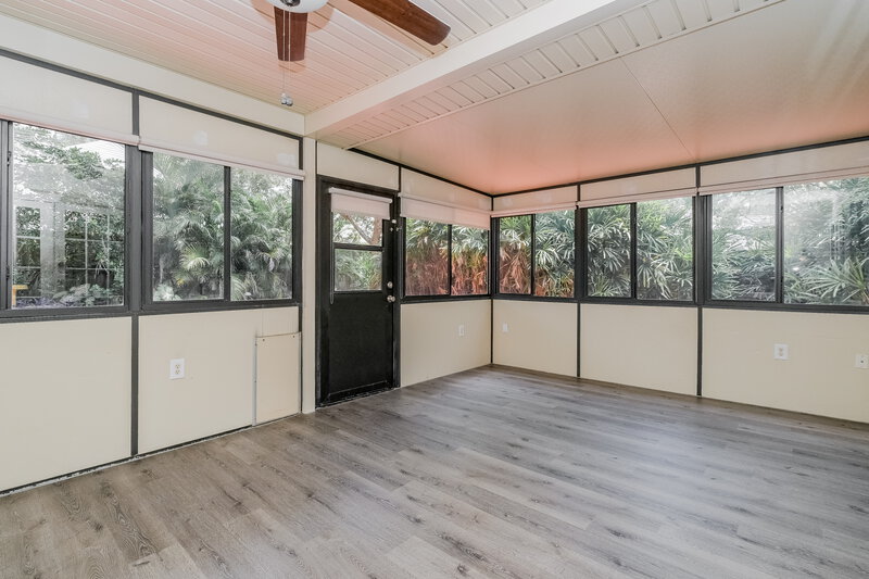1,955/Mo, 1604 Spinning Wheel Dr Lutz, FL 33559 Sun Room View