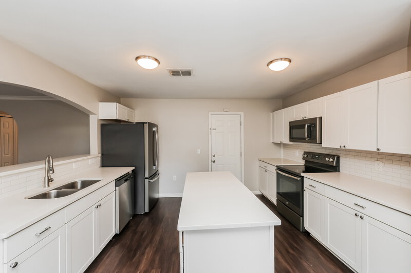 2,190/Mo, 11162 Summer Star Dr Riverview, FL 33579 Kitchen View