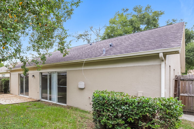 3,670/Mo, 1011 Hardwood Dr Valrico, FL 33596 Rear View