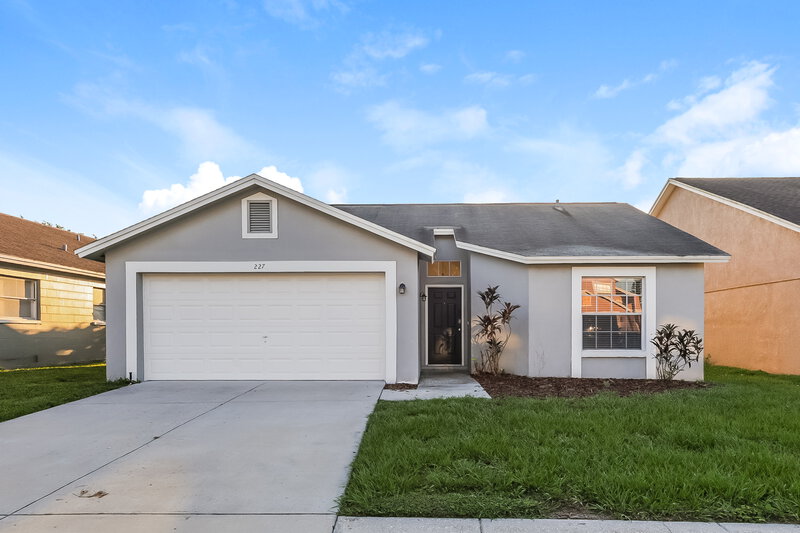 2,015/Mo, 227 Belfort Pl Valrico, FL 33594 External View