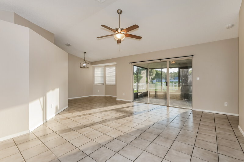 2,015/Mo, 227 Belfort Pl Valrico, FL 33594 Living Room View 2