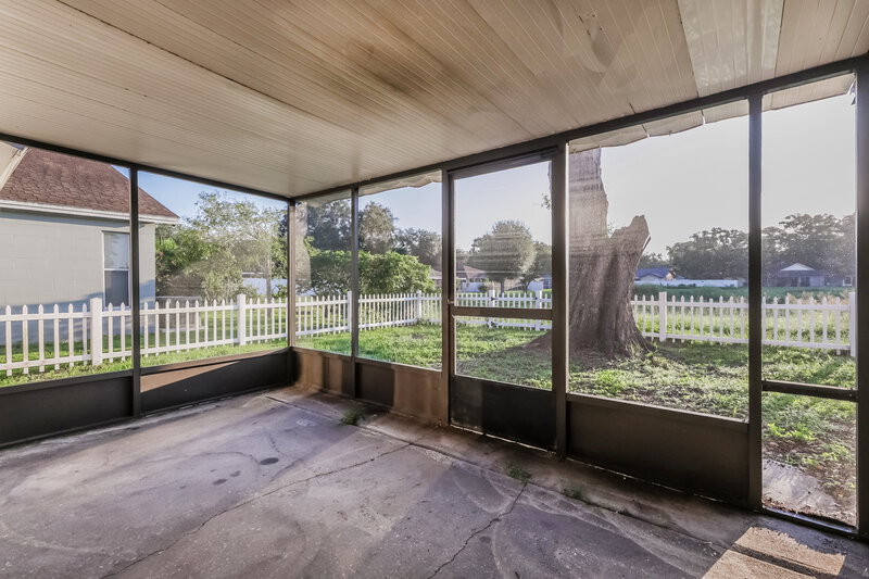 2,015/Mo, 227 Belfort Pl Valrico, FL 33594 Sun Room View