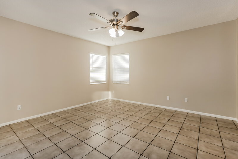 2,015/Mo, 227 Belfort Pl Valrico, FL 33594 Main Bedroom View