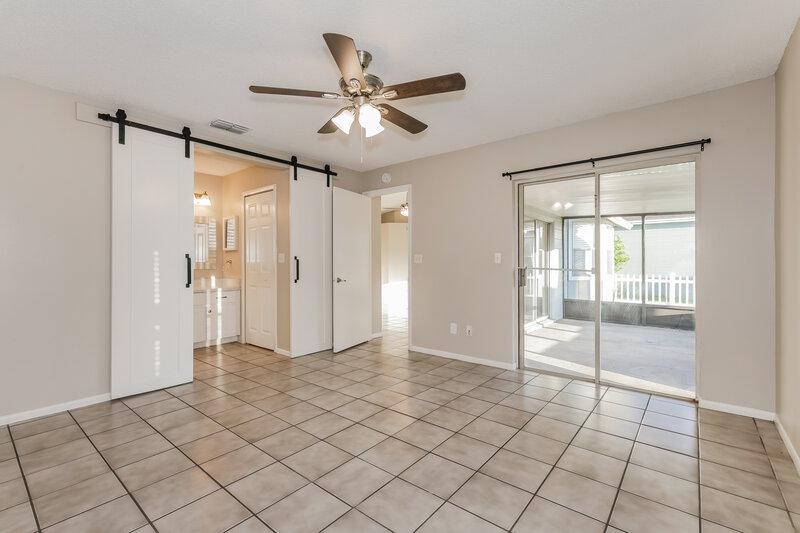 2,015/Mo, 227 Belfort Pl Valrico, FL 33594 Main Bedroom View 2