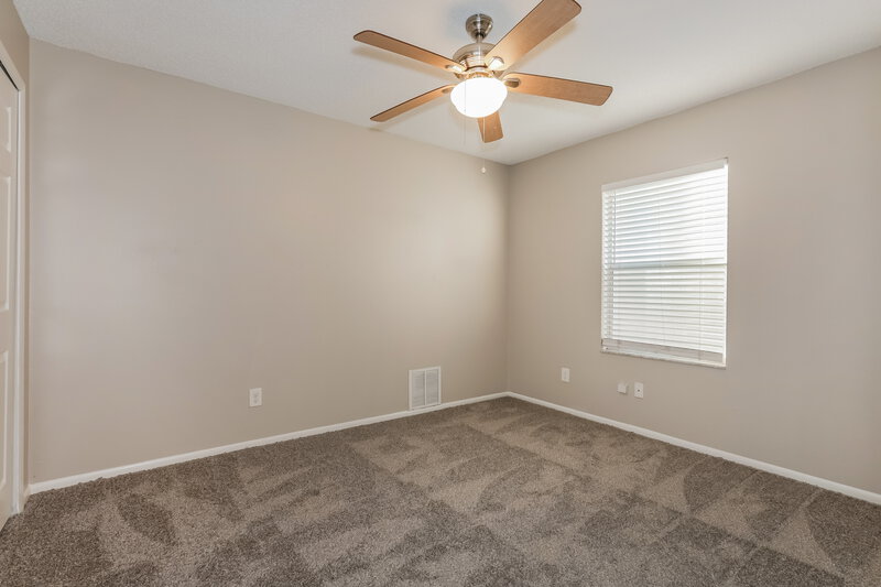 2,015/Mo, 227 Belfort Pl Valrico, FL 33594 Bedroom View 2