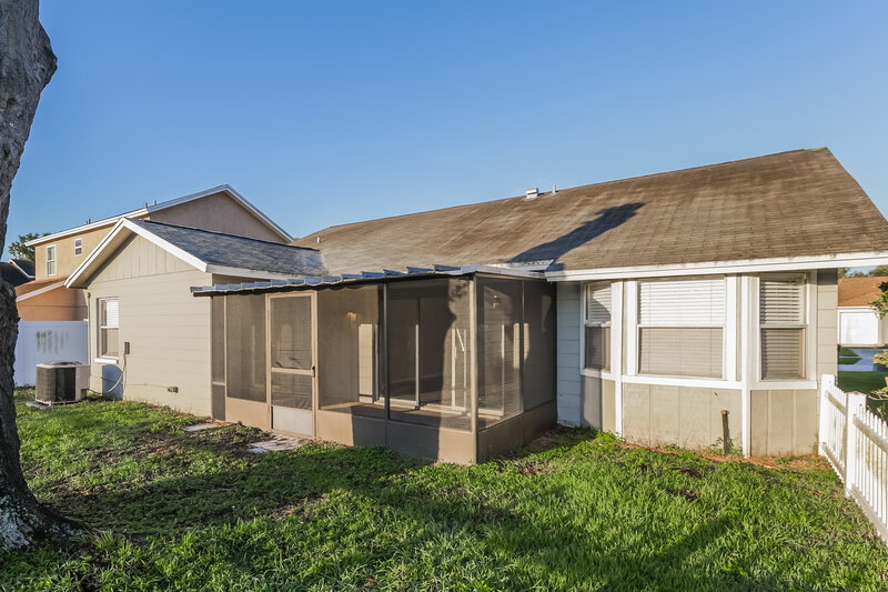 2,015/Mo, 227 Belfort Pl Valrico, FL 33594 Rear View