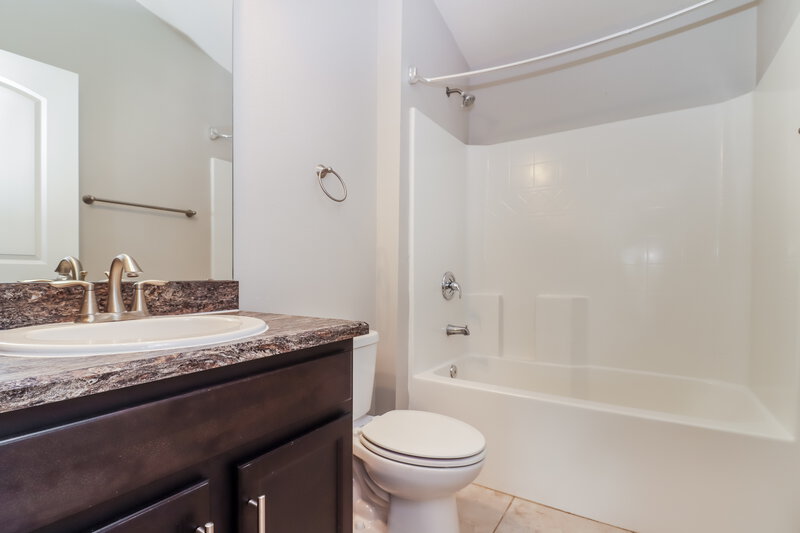 2,190/Mo, 13255 Niti Dr Hudson, FL 34669 Bathroom View