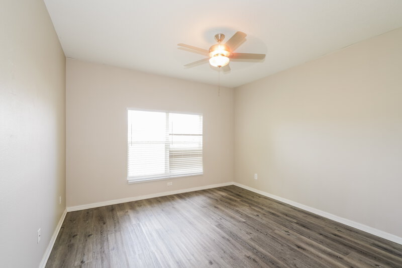 2,030/Mo, 748 Star Pointe Dr Seffner, FL 33584 Main Bedroom View