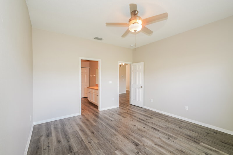 2,030/Mo, 748 Star Pointe Dr Seffner, FL 33584 Main Bedroom View 2