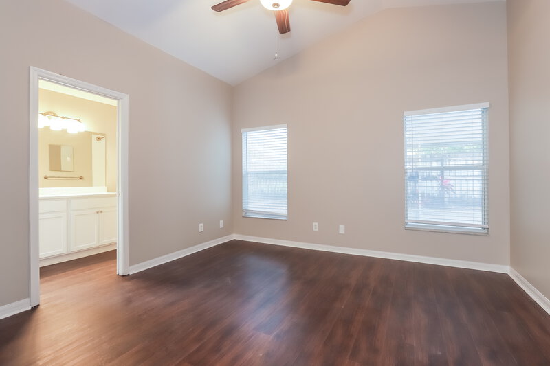 3,220/Mo, 748 Cape Cod Cir Valrico, FL 33594 Main Bedroom View
