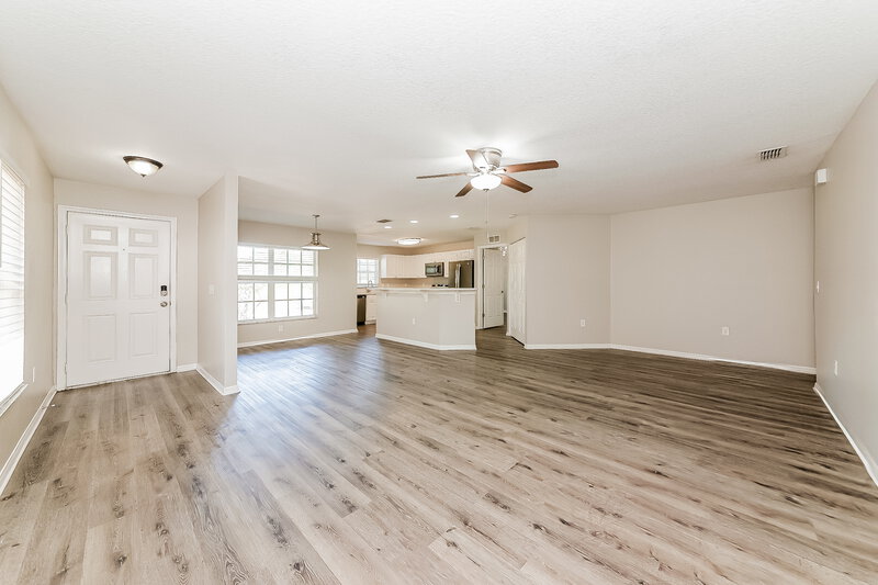 1,975/Mo, 1316 Bayou Pass Dr Ruskin, FL 33570 Living Room View 2
