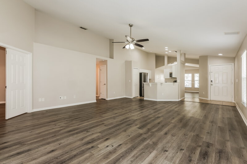 2,195/Mo, 6514 Summer Cove Dr Riverview, FL 33578 Living Room View 2