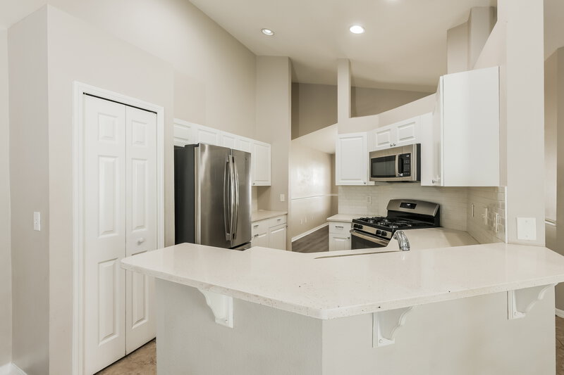 2,195/Mo, 6514 Summer Cove Dr Riverview, FL 33578 Kitchen View