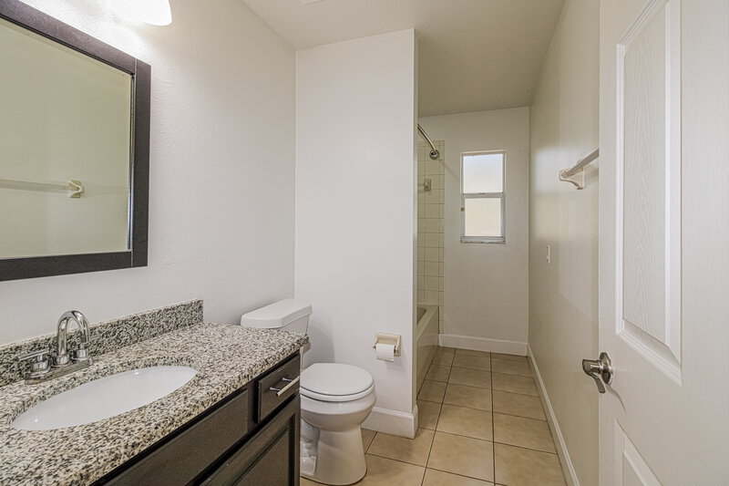 2,030/Mo, 5235 Greystone Dr Spring Hill, FL 34609 Bathroom View