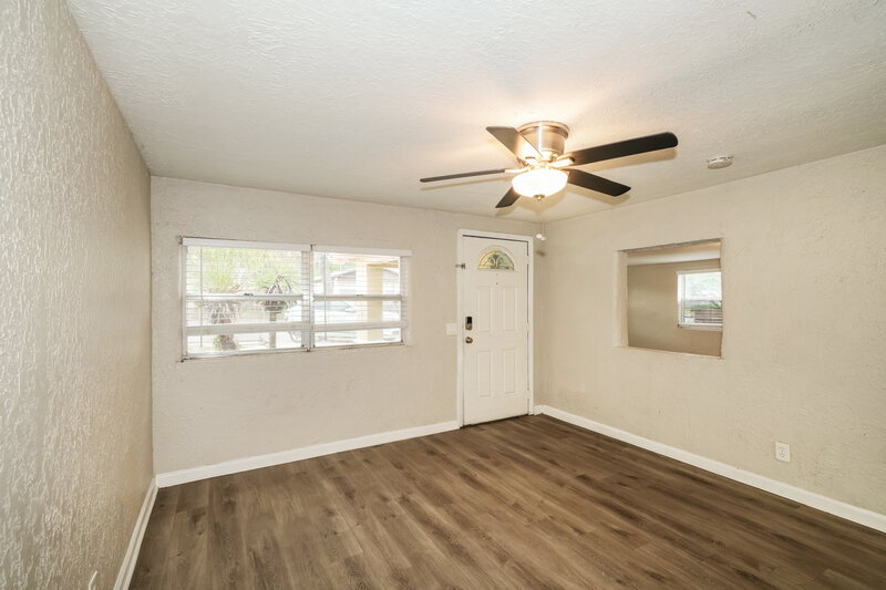 1,910/Mo, 1809 East Sitka Street Tampa, FL 33604 Living Room View