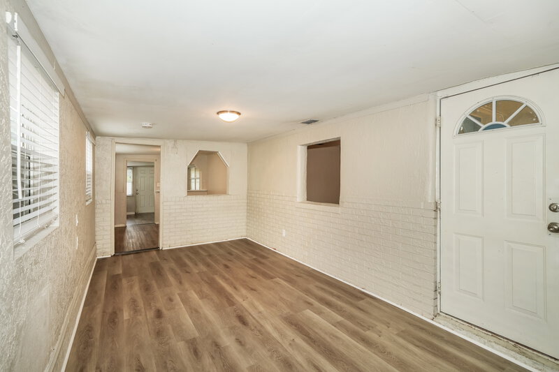 1,910/Mo, 1809 East Sitka Street Tampa, FL 33604 Family Room View