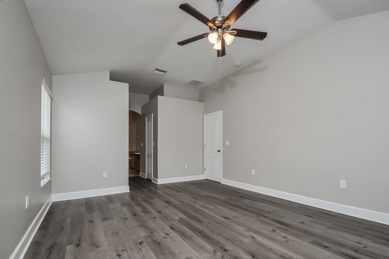 2,045/Mo, 451 Stone Briar Dr Ruskin, FL 33570 Main Bedroom View 2