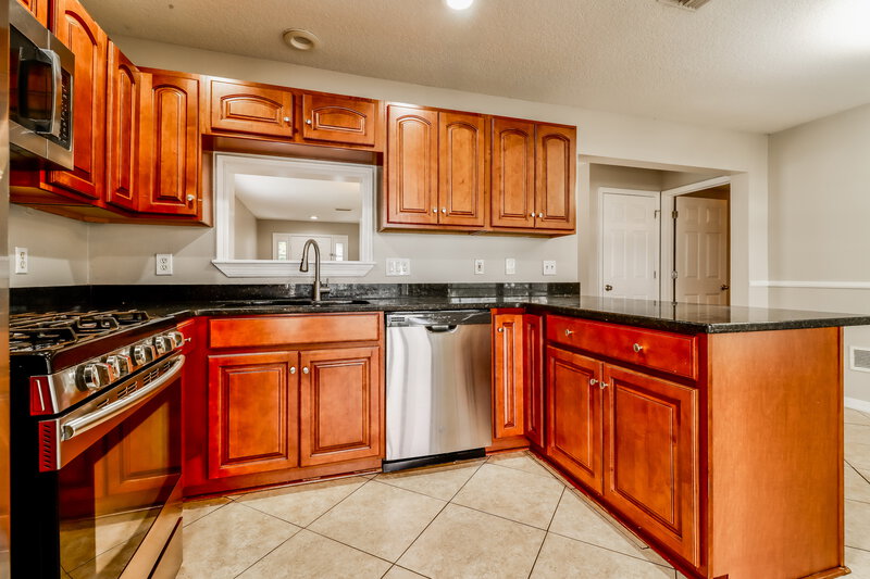 3,640/Mo, 1806 Horsechestnut Ct Trinity, FL 34655 Kitchen View 2