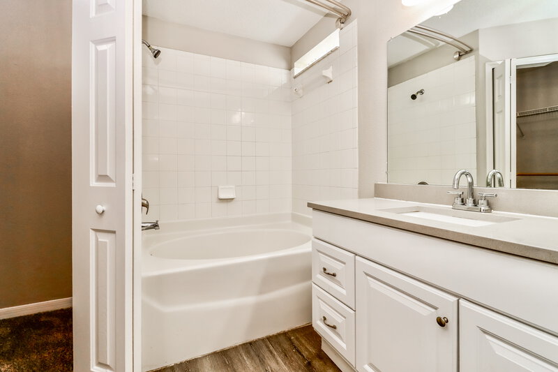 3,640/Mo, 1806 Horsechestnut Ct Trinity, FL 34655 Main Bathroom View