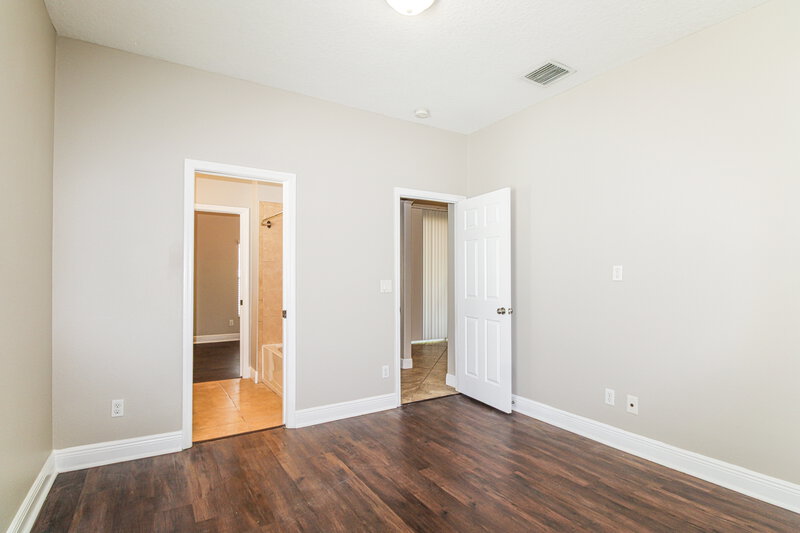 2,355/Mo, 12307 Cricklewood Dr Spring Hill, FL 34610 Main Bedroom View 2