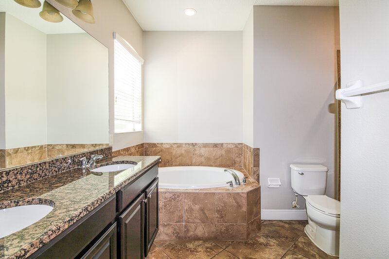 2,355/Mo, 12307 Cricklewood Dr Spring Hill, FL 34610 Main Bathroom View