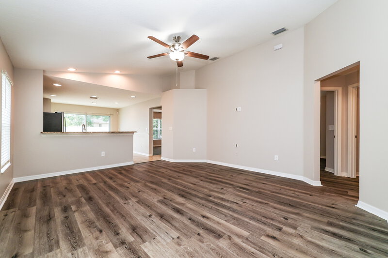 1,870/Mo, 10323 Holland Rd Riverview, FL 33578 Living Room View 2