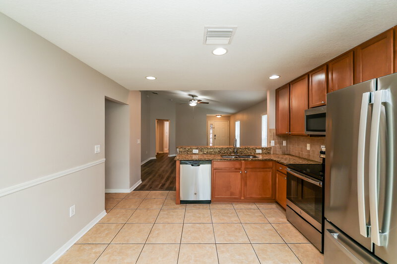 1,870/Mo, 10323 Holland Rd Riverview, FL 33578 Kitchen View