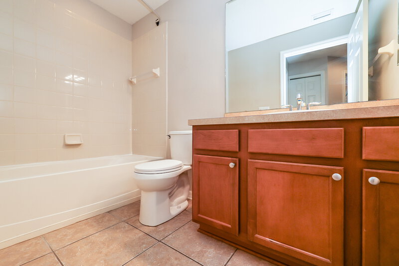 1,870/Mo, 10323 Holland Rd Riverview, FL 33578 Bathroom View