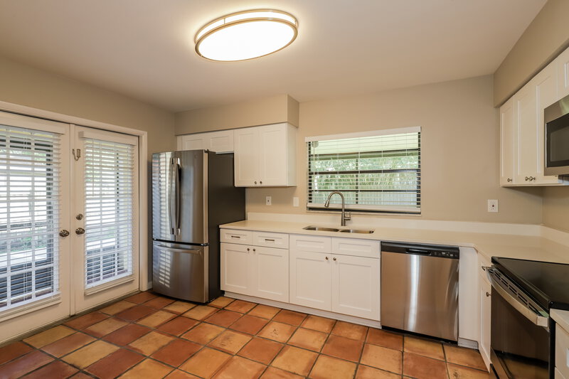 2,595/Mo, 1206 Letona Ln Valrico, FL 33596 Kitchen View 2