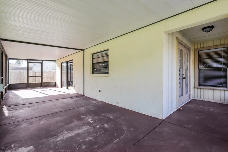 2,595/Mo, 1206 Letona Ln Valrico, FL 33596 Sun Room View