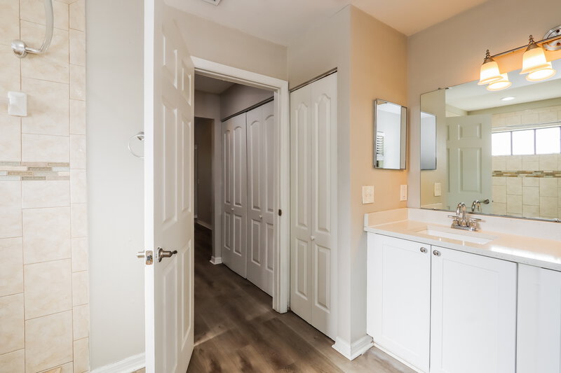 2,530/Mo, 1023 Malletwood Dr Brandon, FL 33510 Main Bathroom View