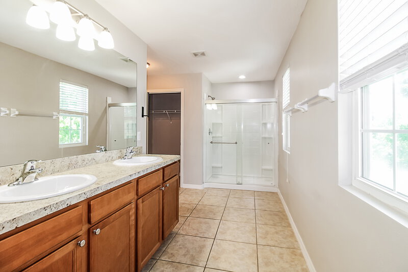 3,600/Mo, 14471 Finsbury Drive Spring Hill, FL 34609 Main Bathroom View