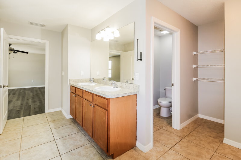 3,600/Mo, 14471 Finsbury Drive Spring Hill, FL 34609 Main Bathroom View 2